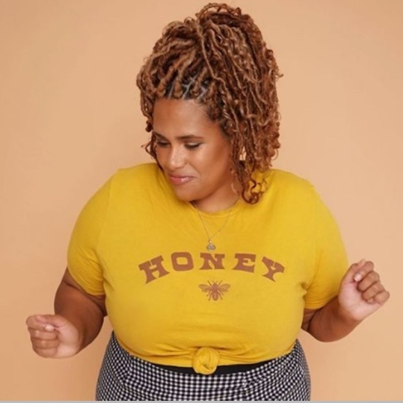 SALE✨Yellow Honey Bee Tee - Picture 2 of 3